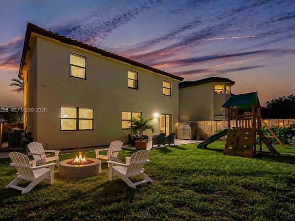 122 NE 27th Ave, Homestead, FL 33033