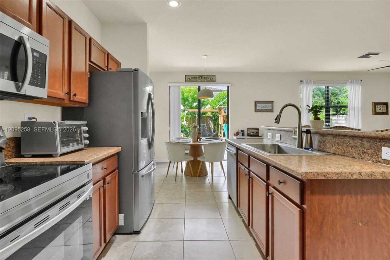 122 NE 27th Ave, Homestead, FL 33033 Photo