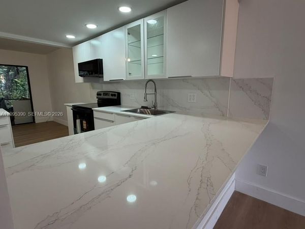 639 N University Dr , Unit 17, Plantation, FL 33324