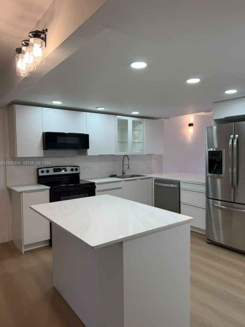 639 N University Dr, Unit 17, Plantation, FL 33324 Photo