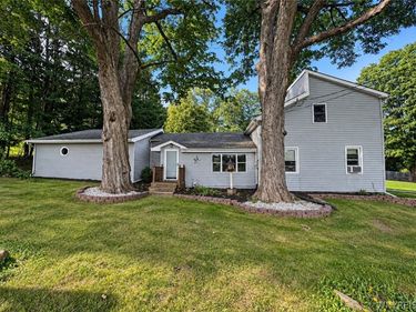 1142 Folsomdale Road , Cowlesville, NY 14037