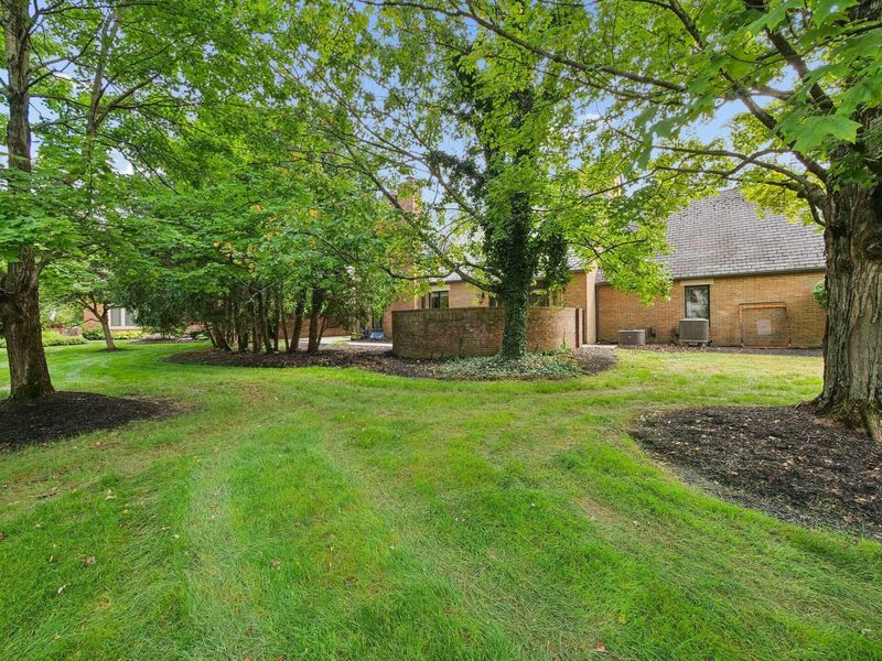 8736 Dunsinane Drive, Dublin, OH 43017 Photo 35