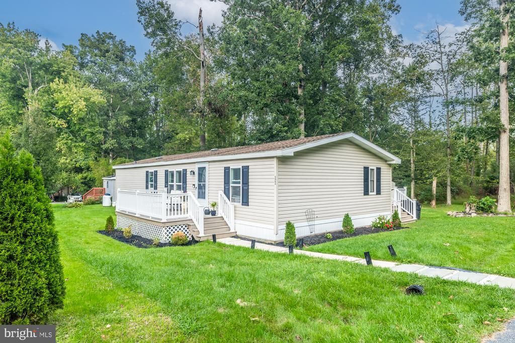 11 COMANCHE LANE, HONEY BROOK, PA 19344