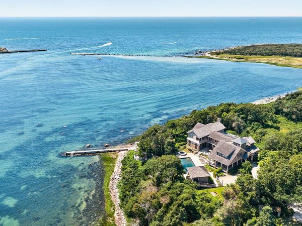 26 Greycourt Lane, Falmouth, MA 02540