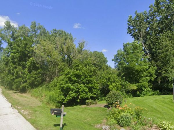 28613 N Monroe Street , Wauconda, IL 60084