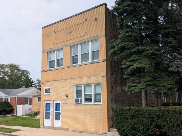 9436 Lincoln Avenue, Unit 1R, Brookfield, IL 60513