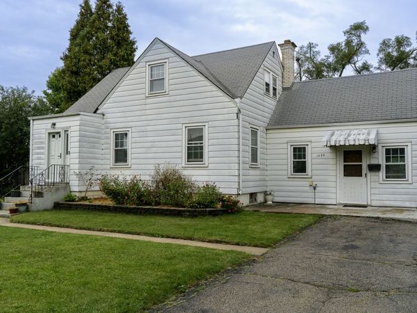 1686 Lunt Avenue, Des Plaines, IL 60018