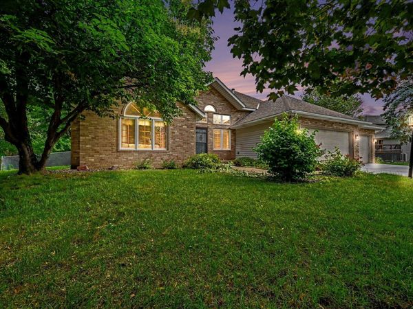 2522 Windsor Lane, Woodbury, MN 55125