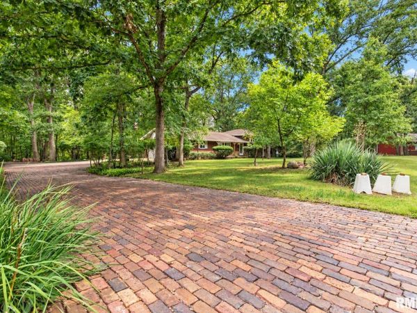11831 Hickory Springs Drive, Brimfield, IL 61517