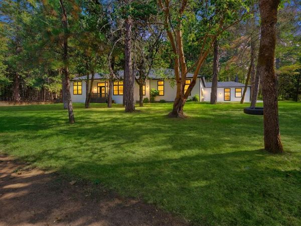 495 Sugar Pine Drive, Merlin, OR 97532