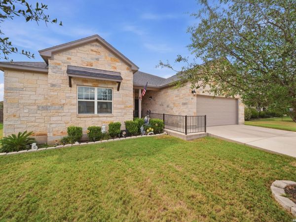 133 Grand View, Floresville, TX 78114