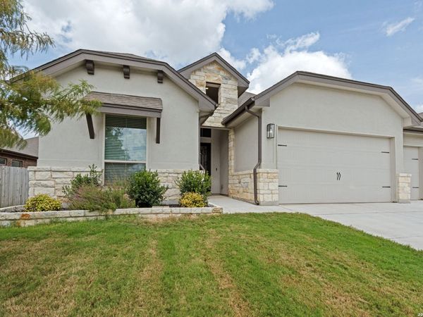 380 Valiant Valley, Cibolo, TX 78108