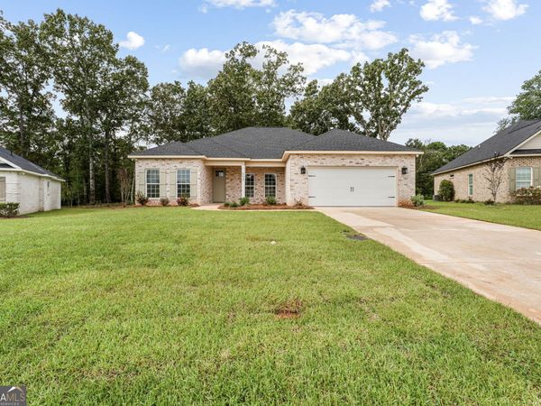 215 Otters Ridge Drive, Kathleen, GA 31047
