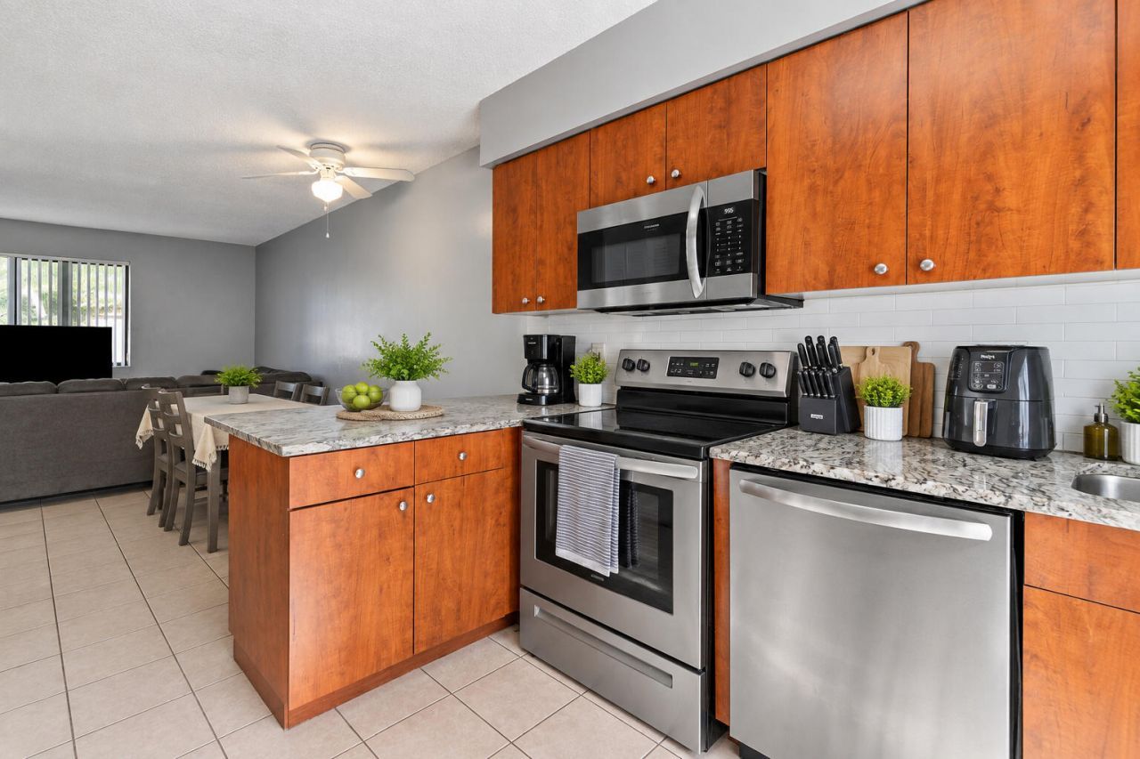 1831-1837 NW 94th Avenue, Coral Springs, FL 33071 Photo