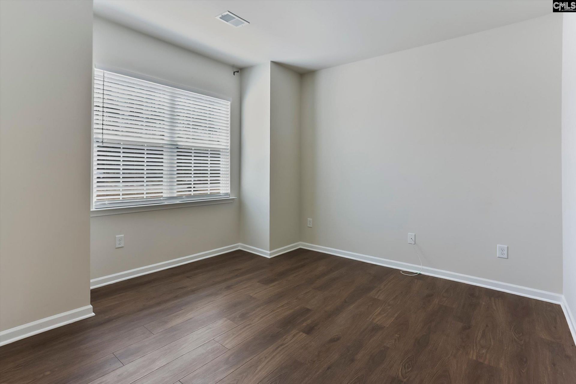 152 Southern Lake Court  Photo 10