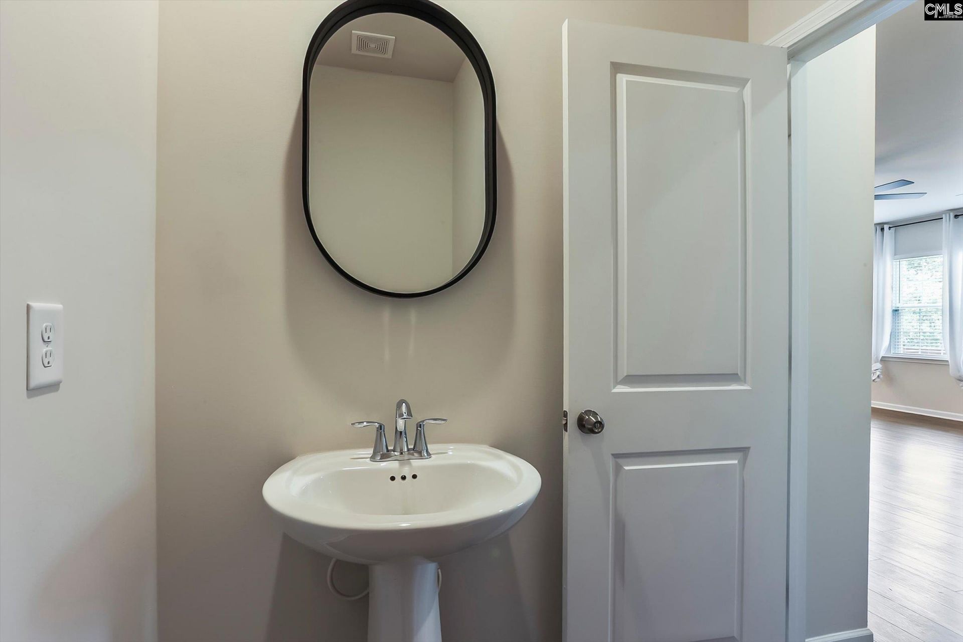 152 Southern Lake Court  Photo 32