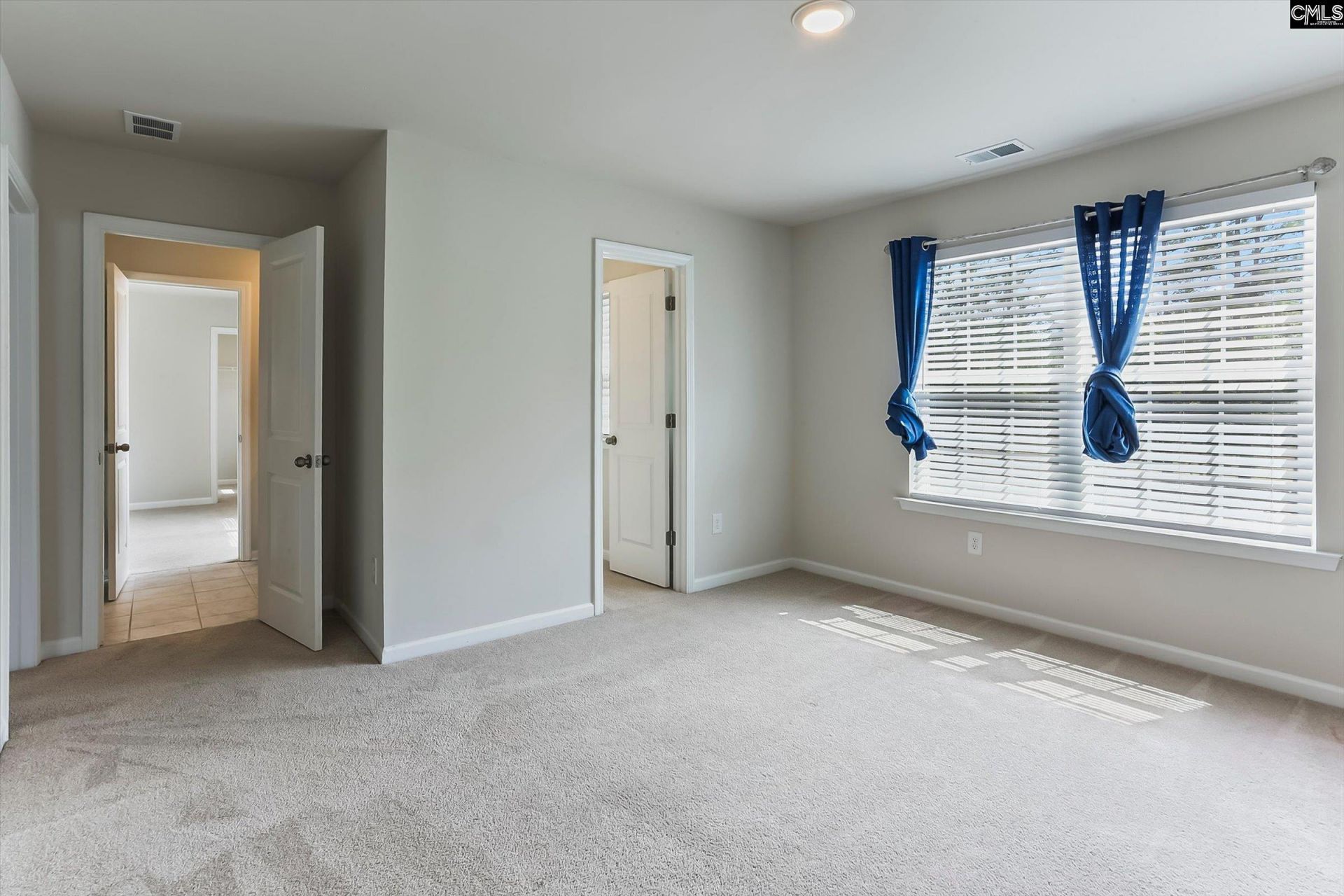 152 Southern Lake Court  Photo 44