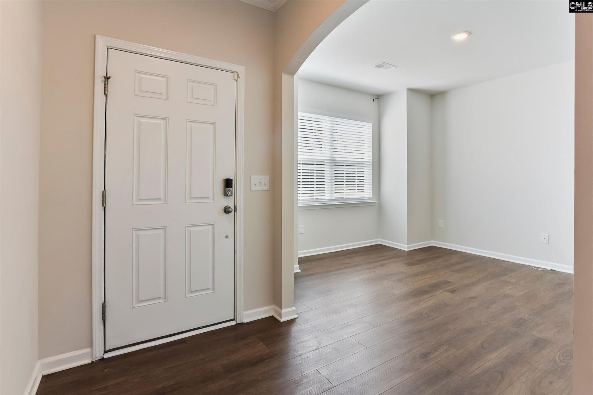 152 Southern Lake Court  Photo 6