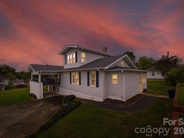 110 Burkemont Avenue , Morganton, NC 28655