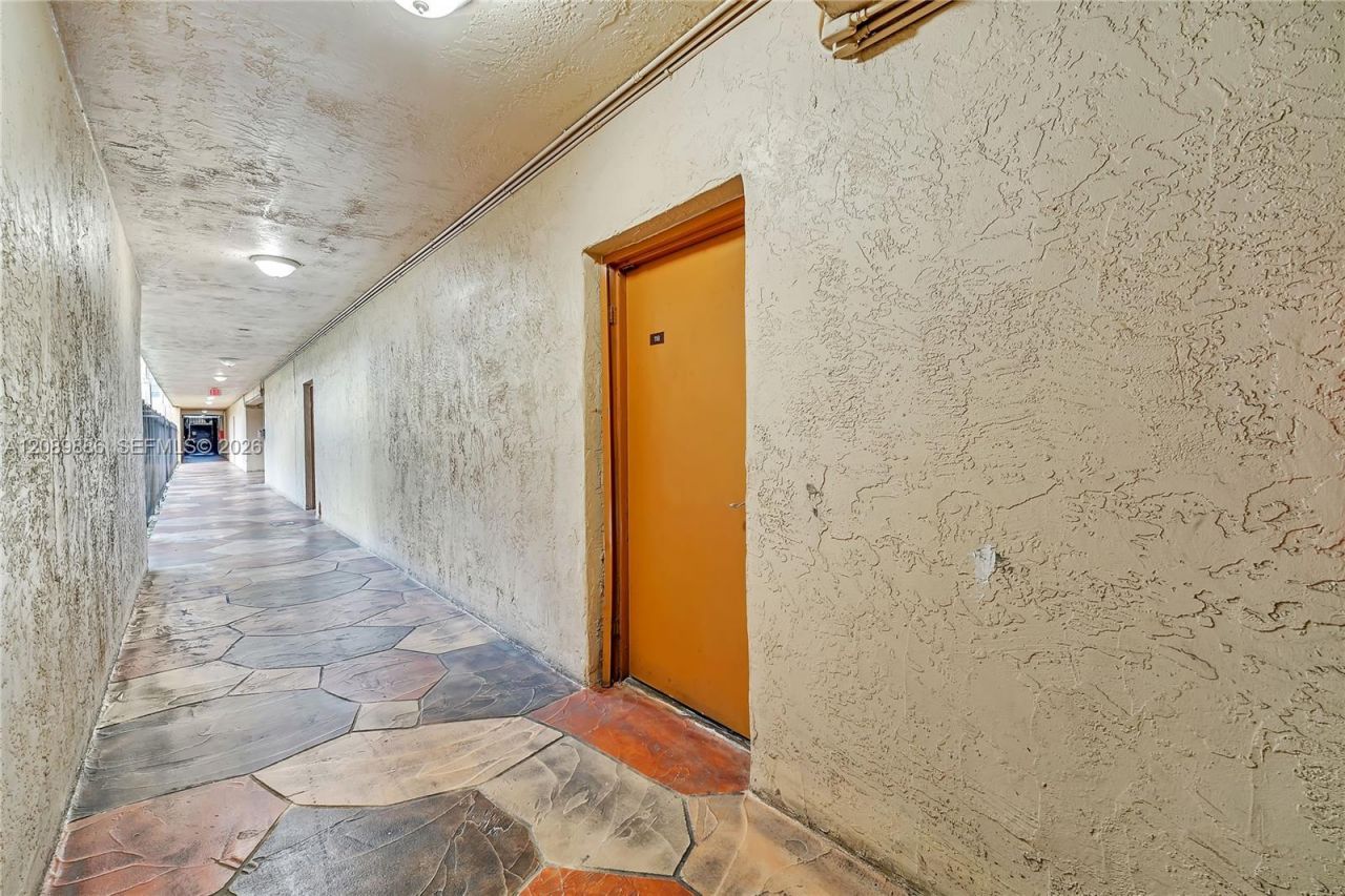 4848 NW 24th Ct, Unit 118, Lauderdale Lakes, FL 33313 Photo