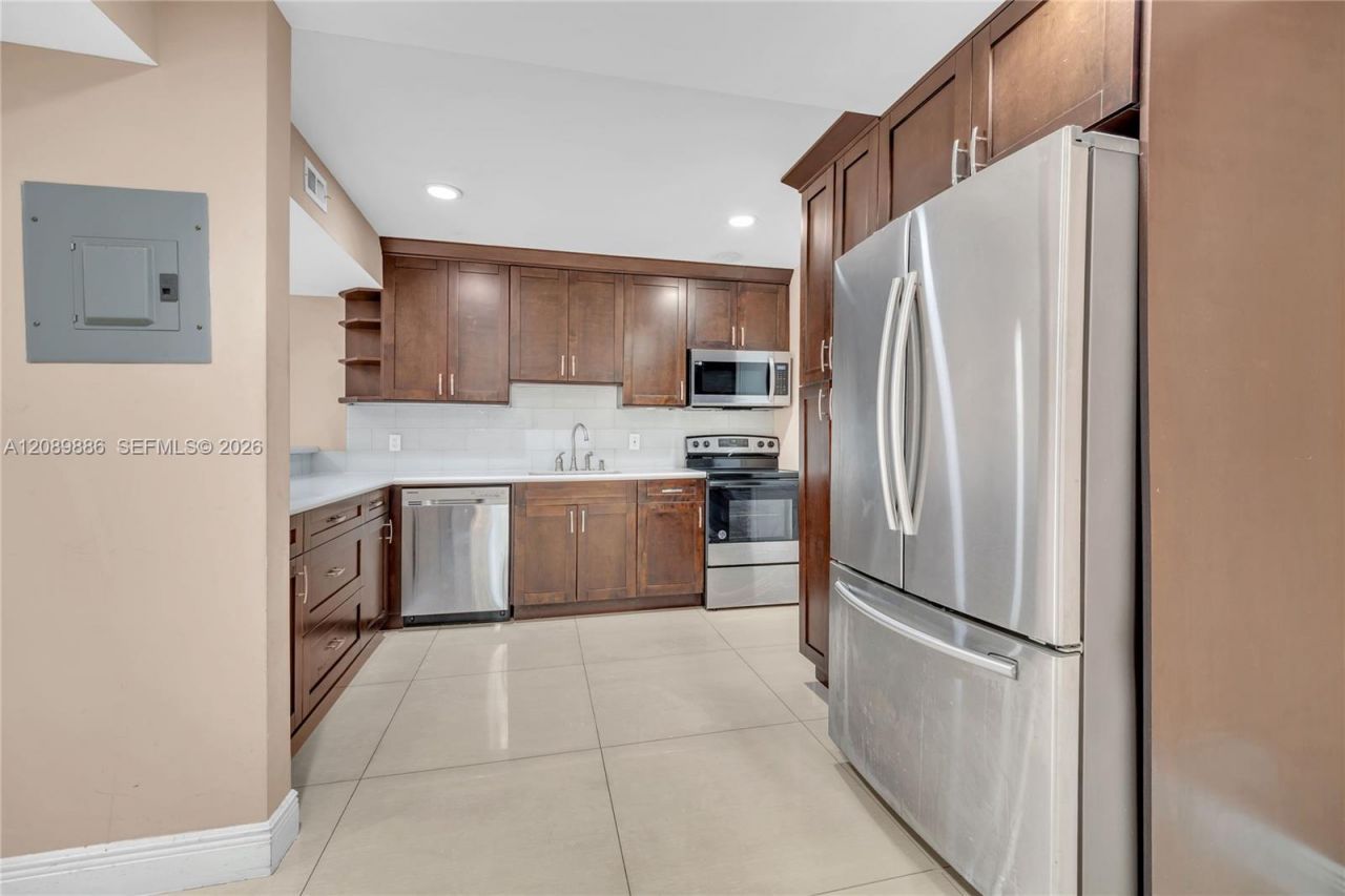 4848 NW 24th Ct, Unit 118, Lauderdale Lakes, FL 33313 Photo