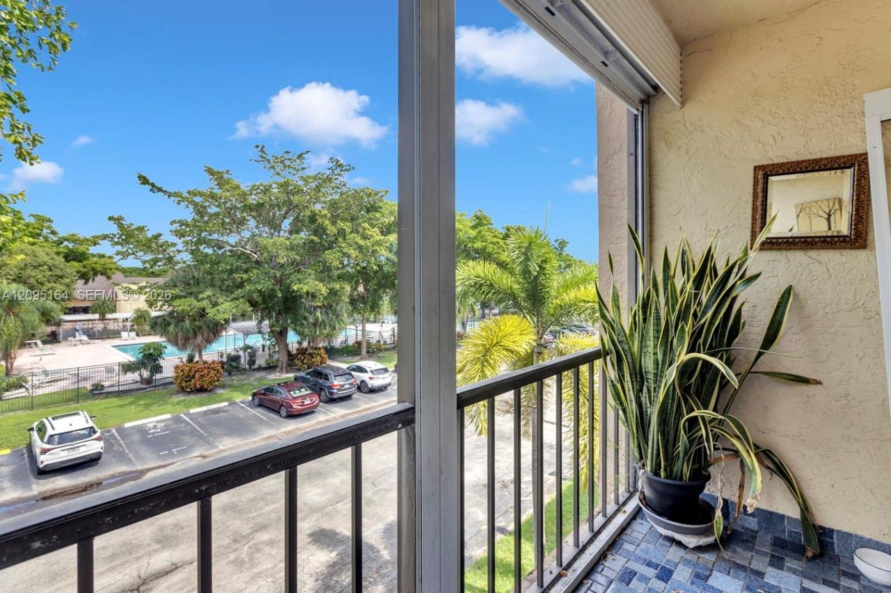 8220 SW 24th St, Unit 4304, North Lauderdale, FL 33068 Photo