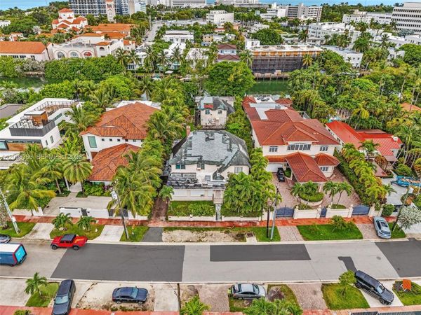 3746 Chase Ave , Miami Beach, FL 33140
