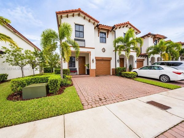 8837 NW 102nd Ct , Doral, FL 33178