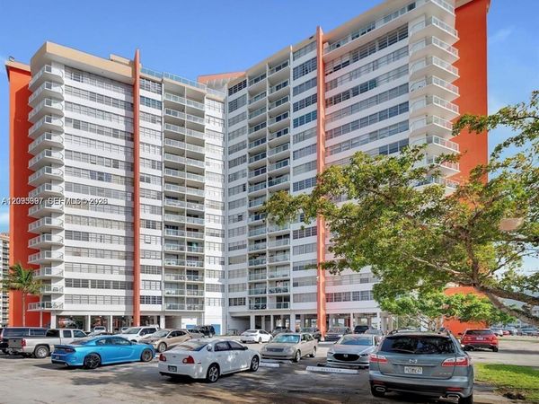 1351 NE Miami Gardens Dr , Unit PH11E, Miami, FL 33179