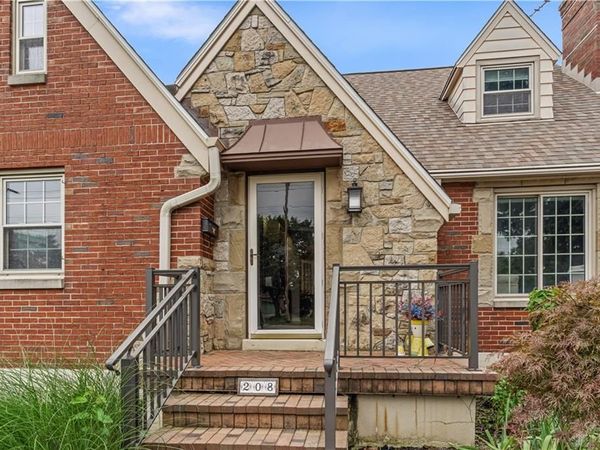 208 E Dorothy Lane, Kettering, OH 45419
