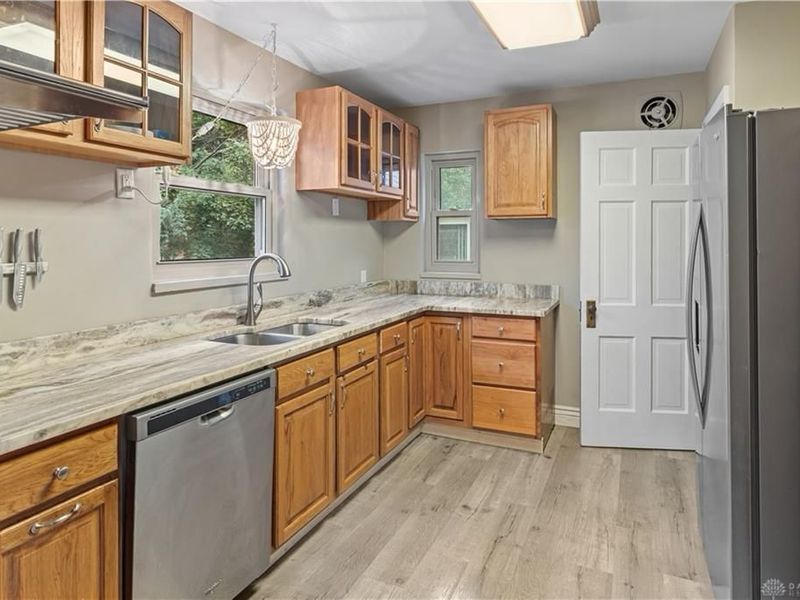 208 E Dorothy Lane, Kettering, OH 45419 Photo 8
