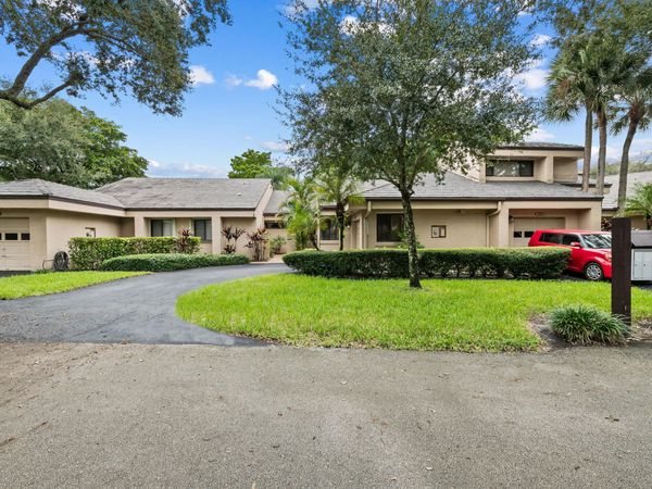 9212 CHELSEA Drive N, Plantation, FL 33324