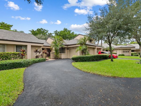 9212 CHELSEA Drive N, Plantation, FL 33324