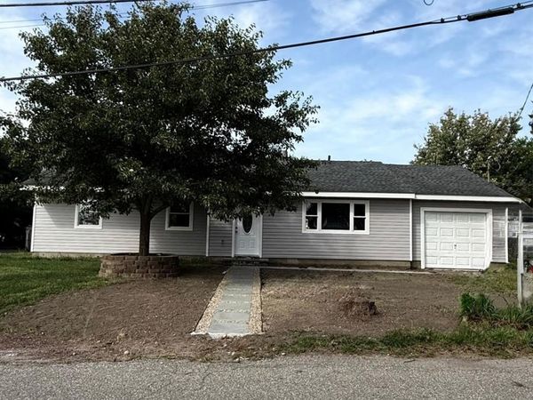 21 Astoria Road , Mastic Beach, NY 11951