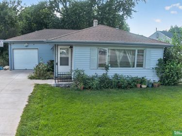 7559 Richmond Drive, Omaha, NE 68134