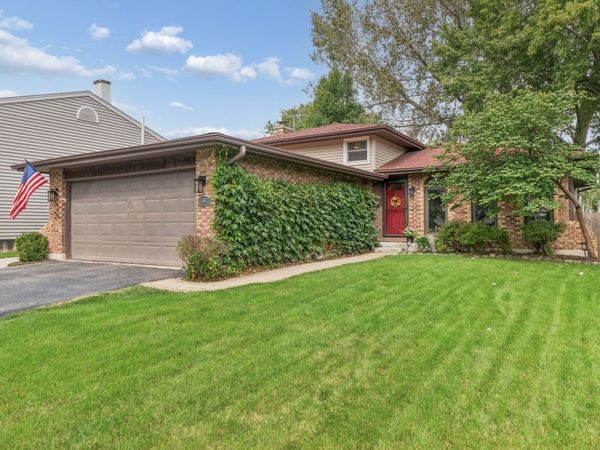 1501 E Elm Street, Wheaton, IL 60189