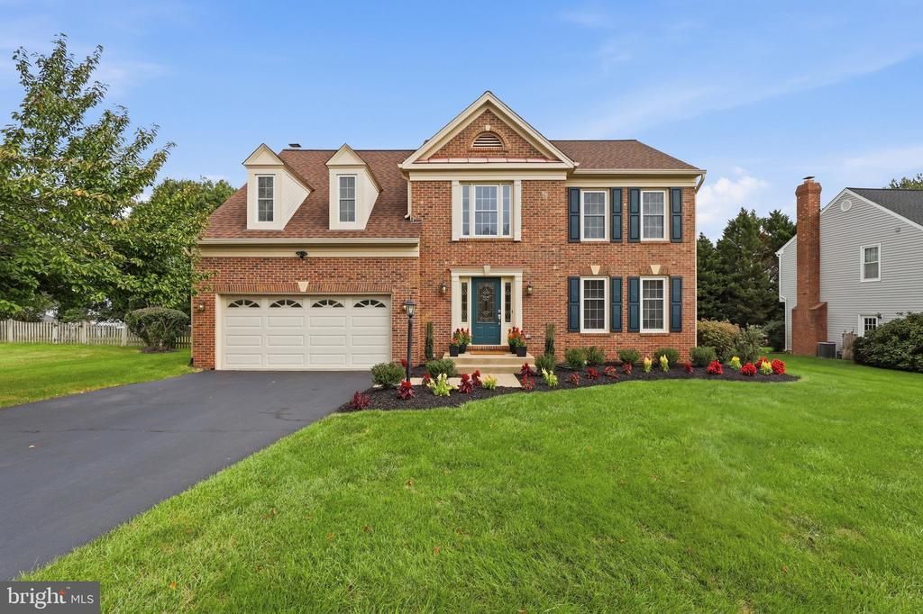 43204 Wayside Circle, Ashburn, VA 20147 Main Photo