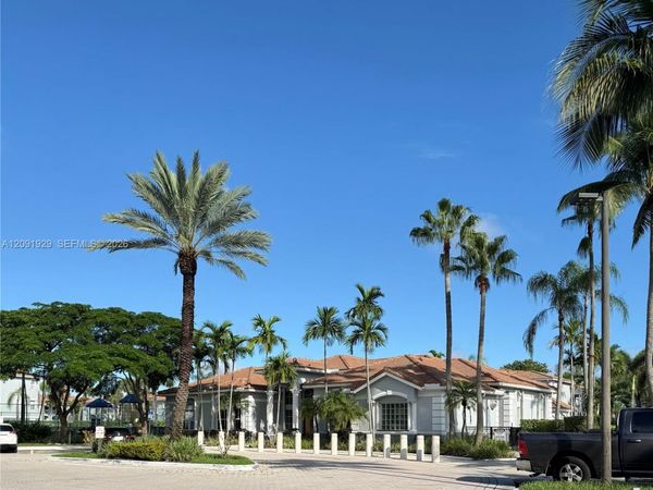 9650 NW 2nd St , Unit 4-205, Pembroke Pines, FL 33024
