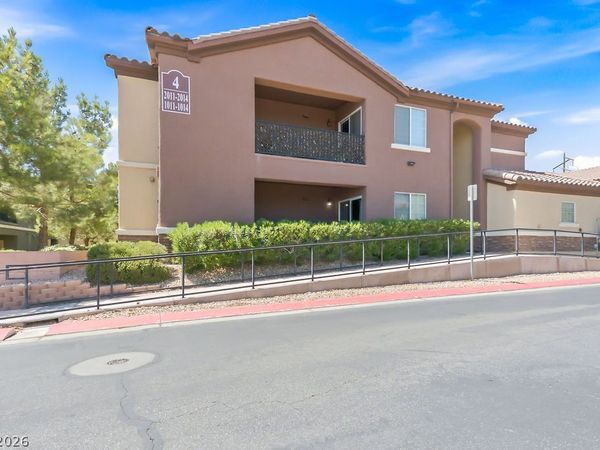 8324 W Charleston Boulevard, Unit 2011, Las Vegas, NV 89117