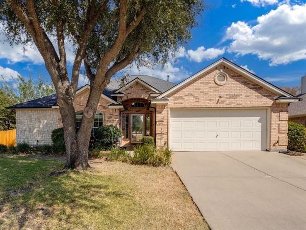660 Chestnut Lane, Saginaw, TX 76179