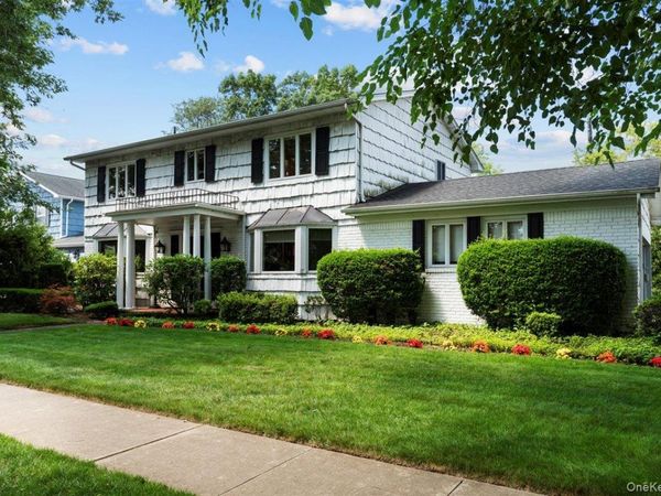 15 Sherwood Lane , Cedarhurst, NY 11516
