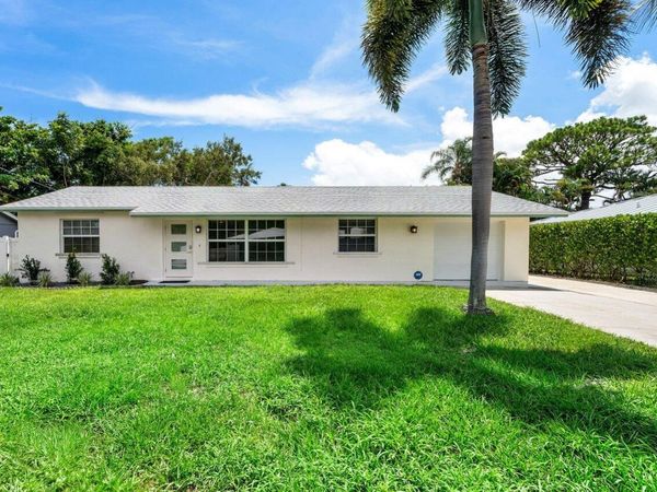 2350 NIKI JO Lane, Palm Beach Gardens, FL 33410