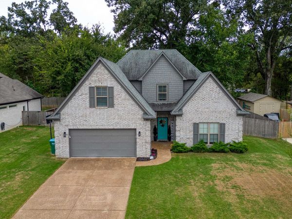 215 BREEZY LOOP S, Oakland, TN 38060