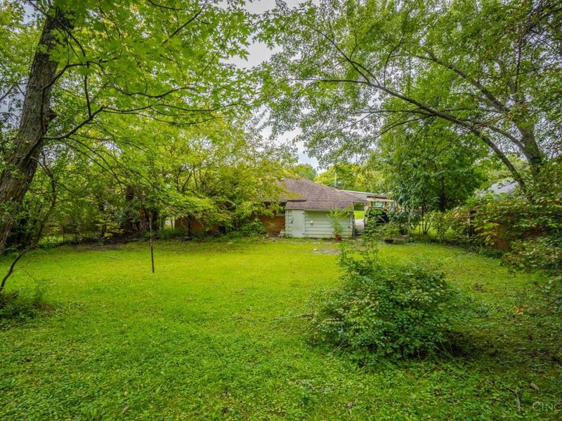8763 Zodiac Drive, Springfield Township, OH 45231 Photo 18