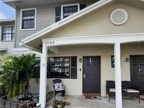 1046 NW 107th Ave , Pembroke Pines, FL 33026