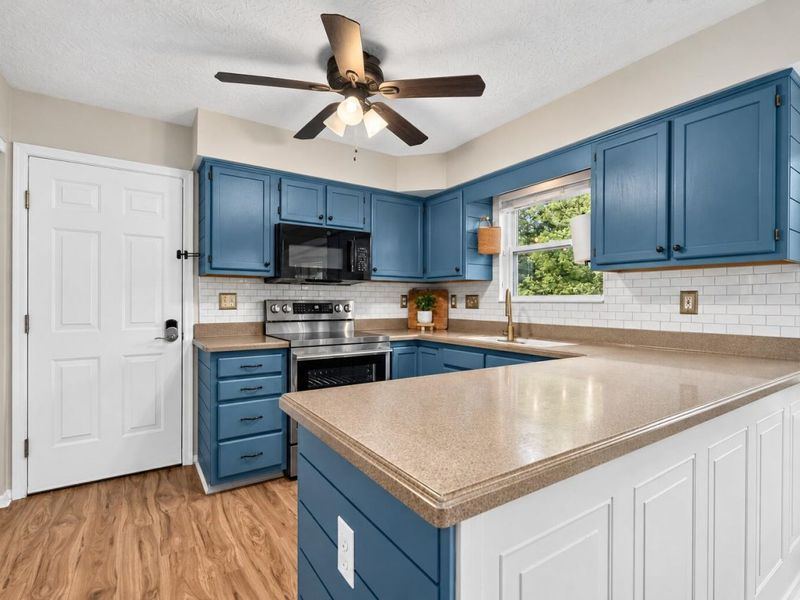 1874 Falcon Crest Circle, Hebron, KY 41048 Photo 8