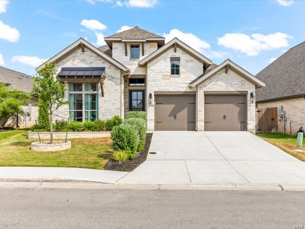 1704 Field, Seguin, TX 78155