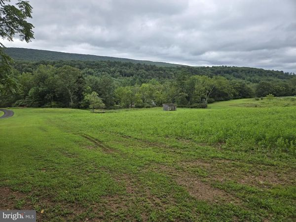 825 PINE VALLEY ROAD , NEW RINGGOLD, PA 17960