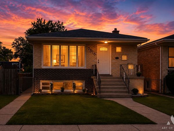 7816 Latrobe Avenue , Burbank, IL 60459