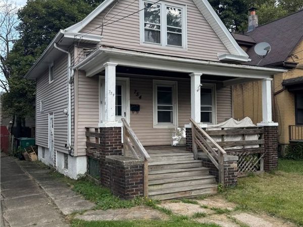 754 Spruce Avenue, Niagara Falls, NY 14301
